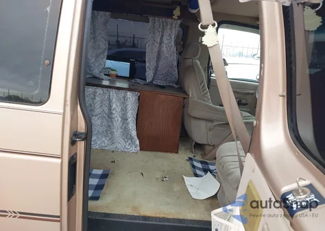 1996 Ford Econoline E150 Van z USA, uszkodzony, nr VIN 1FDEE14H0THA23342